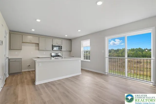 $3,200 | 242 Winding Road, Easton, PA 18040