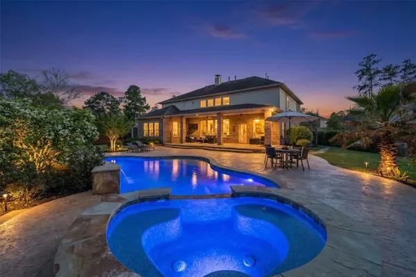 $965,000 | 26 Verdin Place, The Woodlands, TX 77389