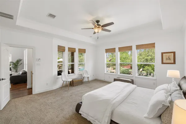 $965,000 | 26 Verdin Place, The Woodlands, TX 77389