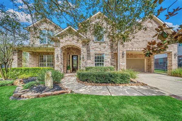 $965,000 | 26 Verdin Place, The Woodlands, TX 77389