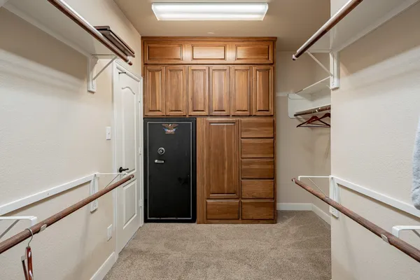 $965,000 | 26 Verdin Place, The Woodlands, TX 77389