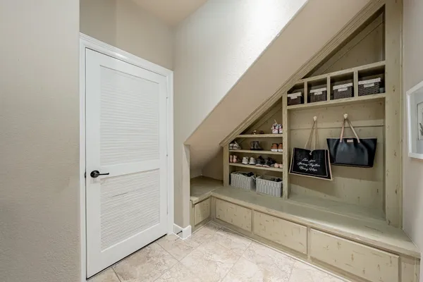 $965,000 | 26 Verdin Place, The Woodlands, TX 77389