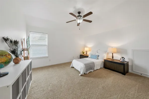 $965,000 | 26 Verdin Place, The Woodlands, TX 77389