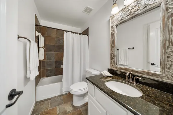 $965,000 | 26 Verdin Place, The Woodlands, TX 77389