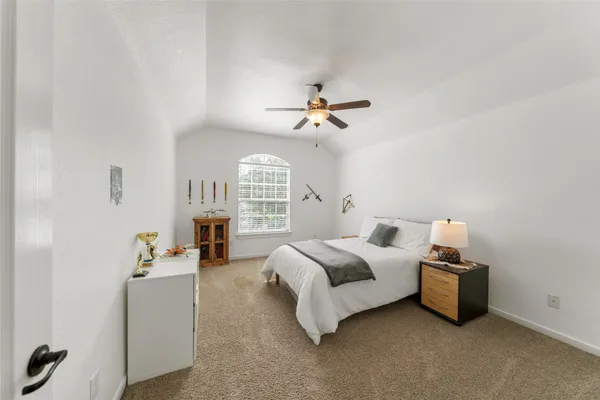 $965,000 | 26 Verdin Place, The Woodlands, TX 77389