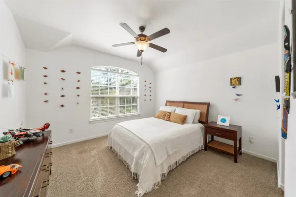 $965,000 | 26 Verdin Place, The Woodlands, TX 77389