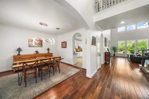 $965,000 | 26 Verdin Place, The Woodlands, TX 77389