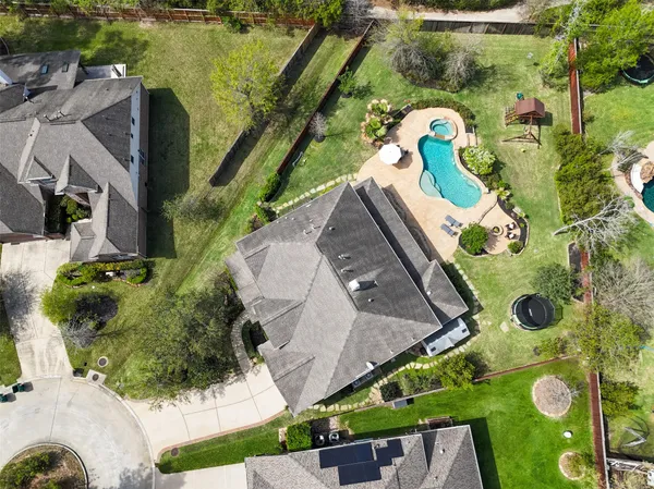 $965,000 | 26 Verdin Place, The Woodlands, TX 77389