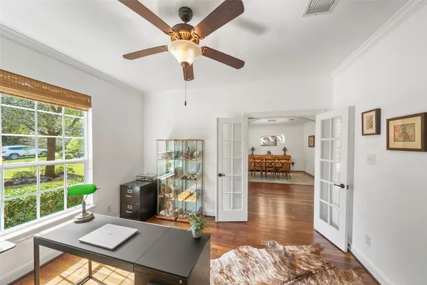 $965,000 | 26 Verdin Place, The Woodlands, TX 77389