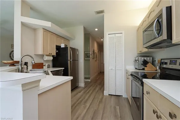 $5,500 | 13140 Hamilton Harbour Drive, Unit F4, Naples, FL 34110