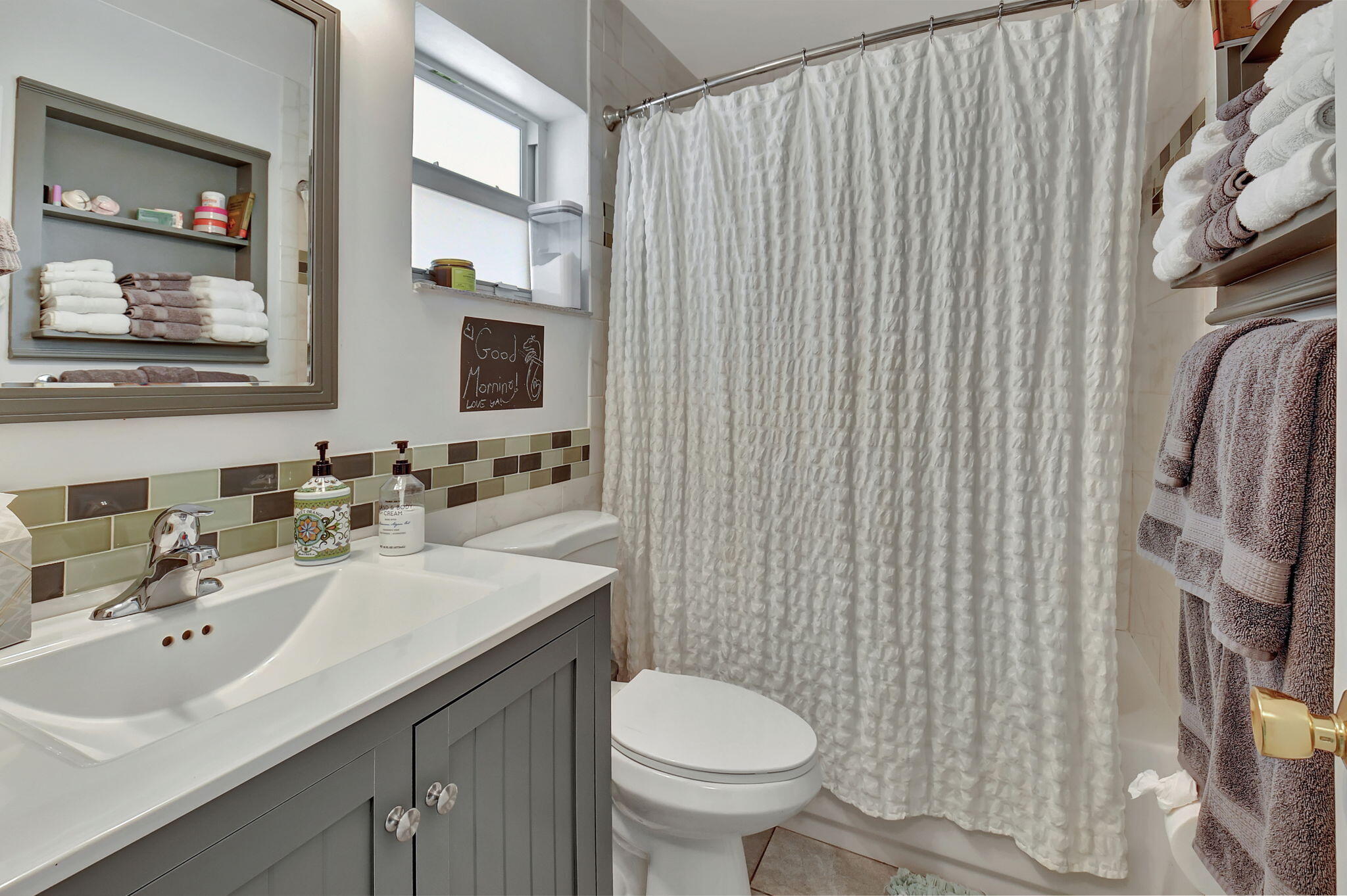 869 Northwest 6th Terrace Boca Raton, FL 33486 - Photo 29 of 45 2nd Bathroom