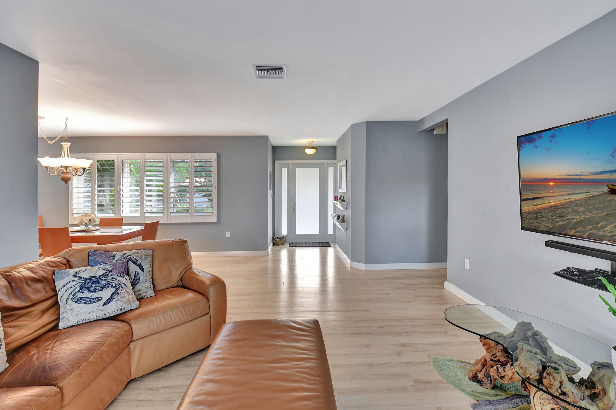869 Northwest 6th Terrace Boca Raton, FL 33486 - Photo 8 of 45 Living Room