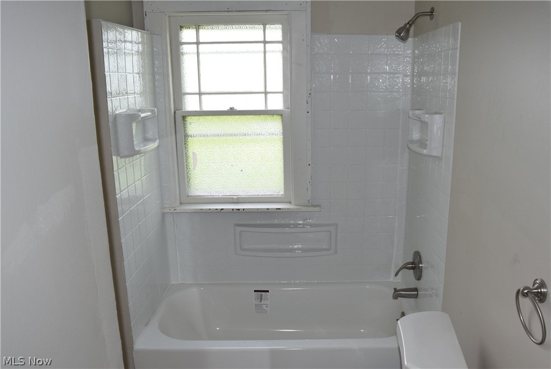 7767 Webster Road Middleburg Heights, OH 44130 - Photo 13 of 19 Gallery Image 13
