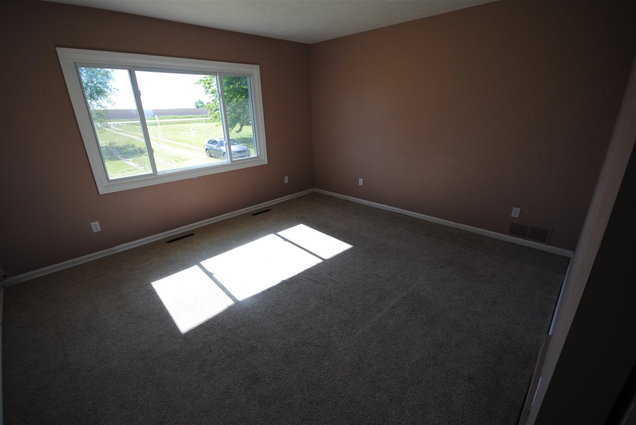 5356 South Shepherd Road Shepherd, MI 48883 - Photo 6 of 11 1819493-5.JPG
