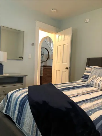 $2,800 | 12 Hillside Avenue, Newport, RI 02840