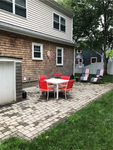 $2,800 | 12 Hillside Avenue, Newport, RI 02840