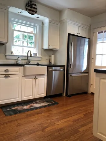 $2,800 | 12 Hillside Avenue, Newport, RI 02840