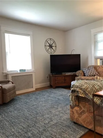 $2,800 | 12 Hillside Avenue, Newport, RI 02840