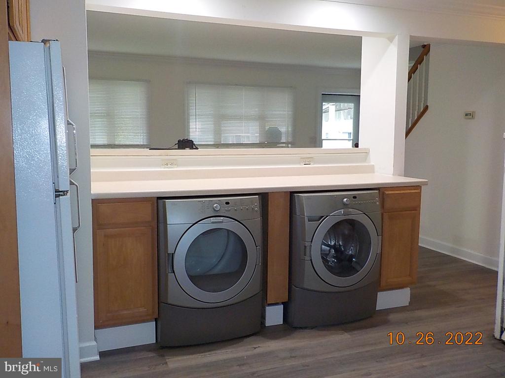 1109 Montgomery Road Wilmington, DE 19805 - Photo 6 of 11 a utility room with dryer and washer