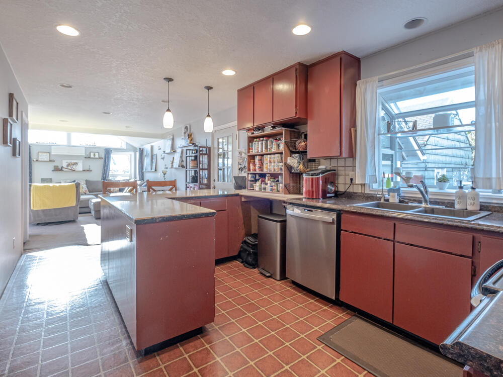 1005 4th Street Tillamook, OR 97141 - Photo 11 of 35 1005 4th St-13