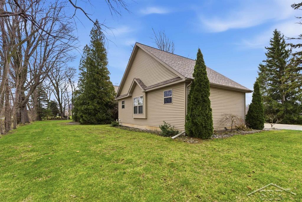 1285 Wheeler Road Auburn, MI 48611 - Photo 37 of 47 50204482-5be672b3-605a-4f5d-bcc9-7819e86b5ef0.JPG