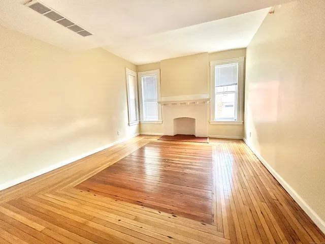 $1,200 | 135 West Main Street, Unit 3F, Waterbury, CT 06702