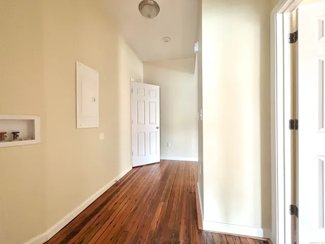 $1,200 | 135 West Main Street, Unit 3F, Waterbury, CT 06702