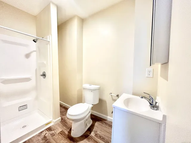 $1,200 | 135 West Main Street, Unit 3F, Waterbury, CT 06702