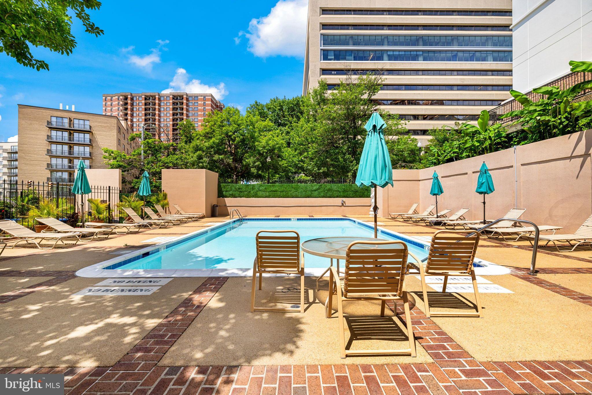 1301 North Courthouse Road, Unit 1805 Arlington, VA 22201 - Photo 36 of 40 Woodbury Heights Pool