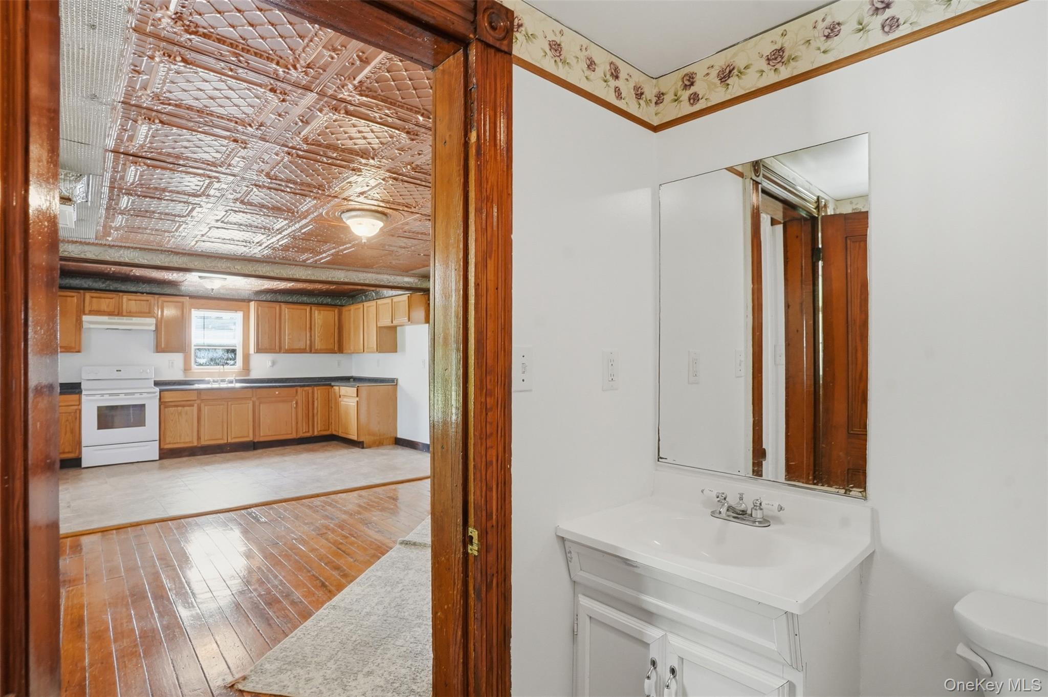 708 Burlingham Road Bloomingburg, NY 12721 - Photo 20 of 47