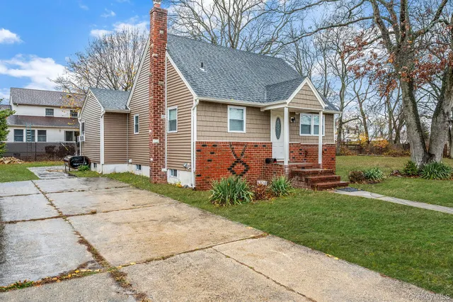 $719,999 | 1316 6th Street, West Babylon, NY 11704