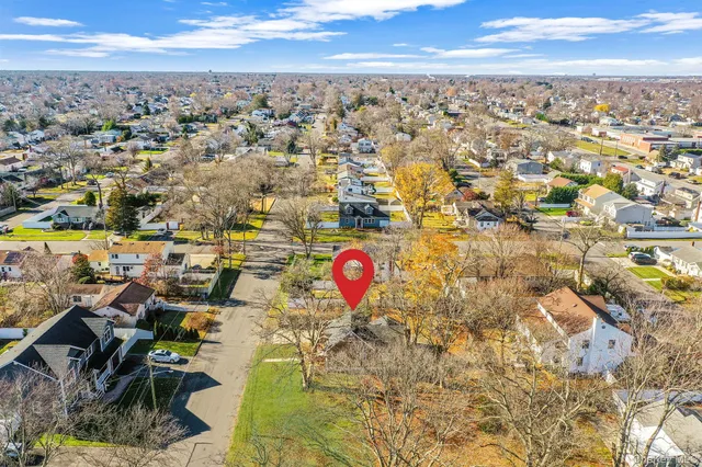 $719,999 | 1316 6th Street, West Babylon, NY 11704