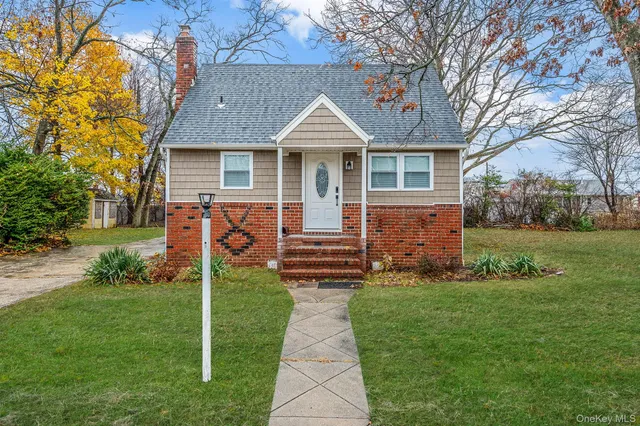 $719,999 | 1316 6th Street, West Babylon, NY 11704