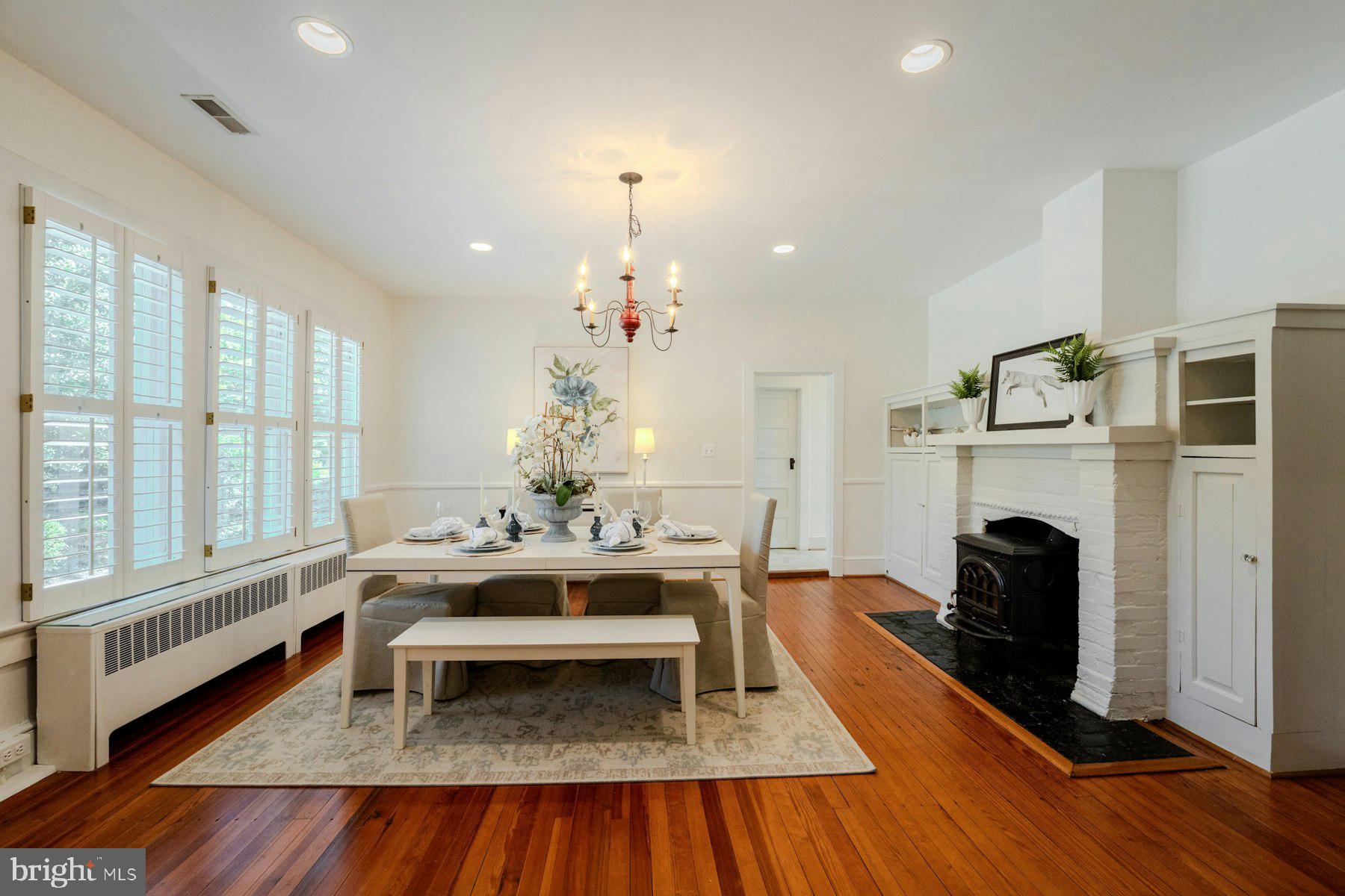208 Edwards Ferry Road Northeast Leesburg, VA 20176 - Photo 13 of 76