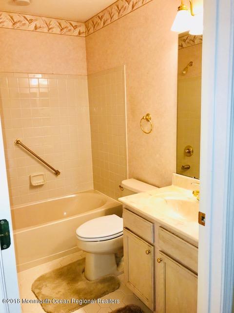 27 Clear Lake Road Whiting, NJ 08759 - Photo 9 of 24 full bath