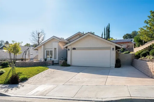$848,000 | 22948 Magnolia Glen Drive, Valencia, CA 91354
