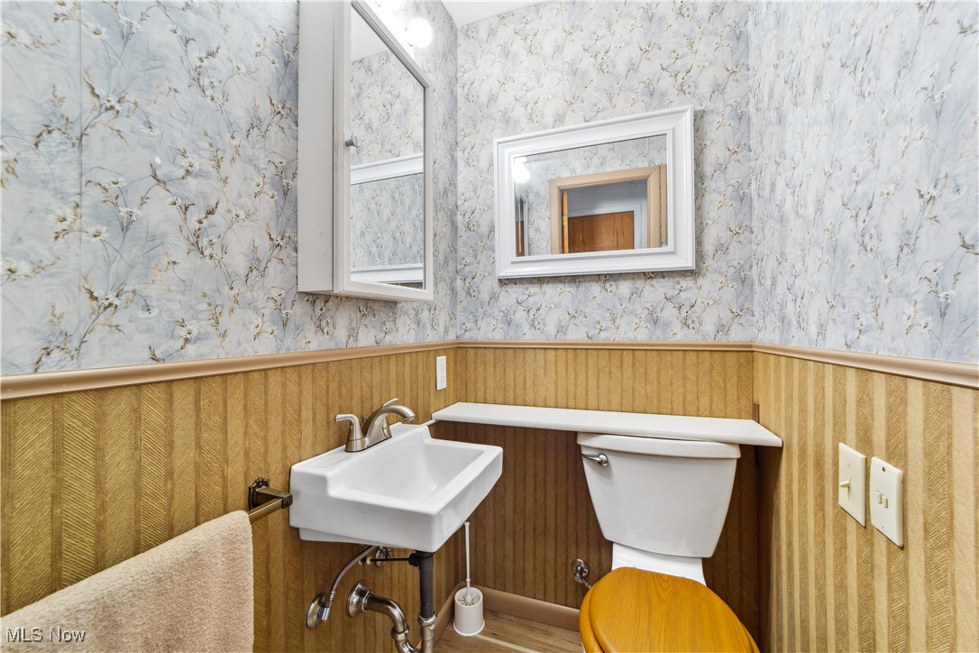 230 Fairfield Road Avon Lake, OH 44012 - Photo 16 of 40 1/2 bath on the first floor