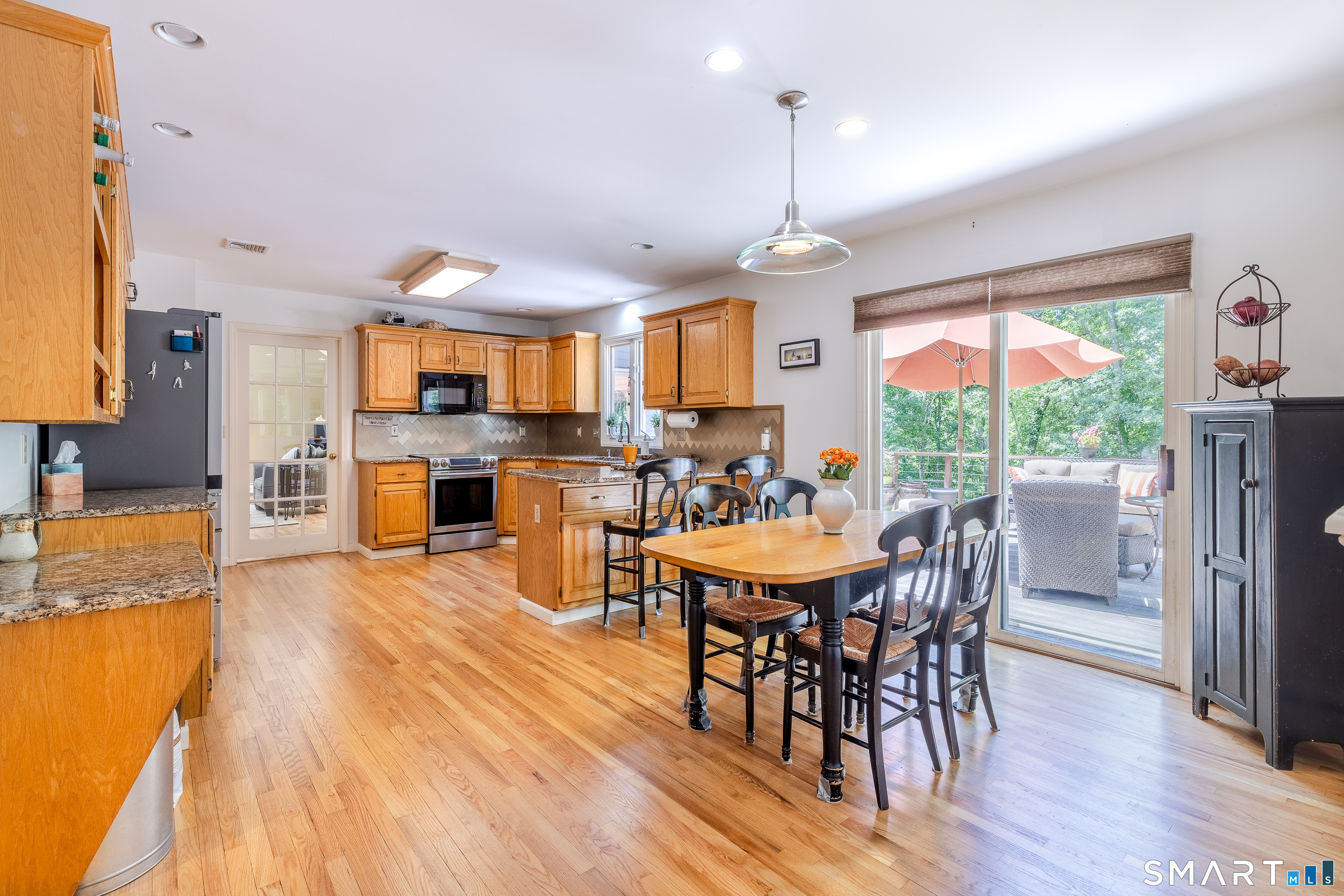 17 Sweet Meadow Road Newtown, CT 06470 - Photo 6 of 40