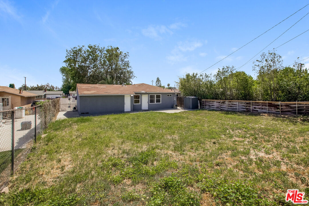 13014 Chestnut Avenue Rancho Cucamonga, CA 91739 - Photo 23 of 25 a balcony with a yard