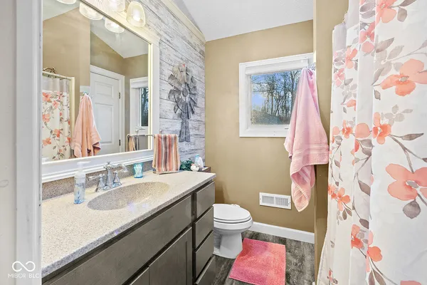 $899,000 | 7740 North Sandy Beach Drive, Monticello, IN 47960