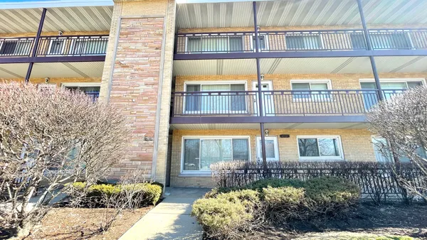 $1,750 | 4935 North Harlem Avenue, Unit 2, Chicago, IL 60656
