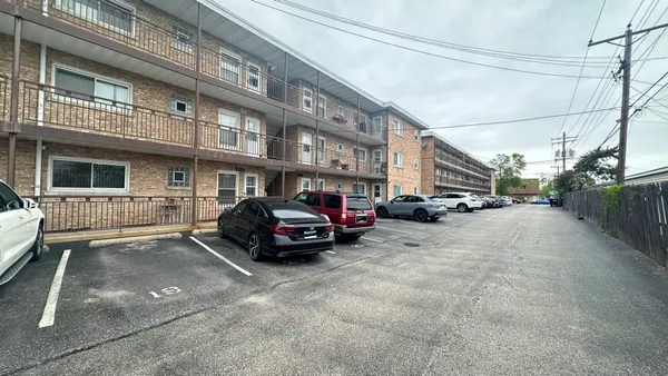 $1,750 | 4935 North Harlem Avenue, Unit 2, Chicago, IL 60656