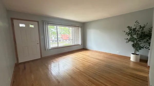 $1,750 | 4935 North Harlem Avenue, Unit 2, Chicago, IL 60656