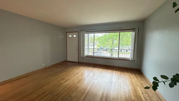 $1,750 | 4935 North Harlem Avenue, Unit 2, Chicago, IL 60656