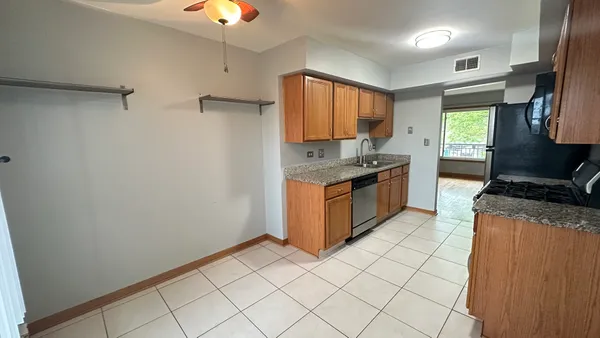 $1,750 | 4935 North Harlem Avenue, Unit 2, Chicago, IL 60656
