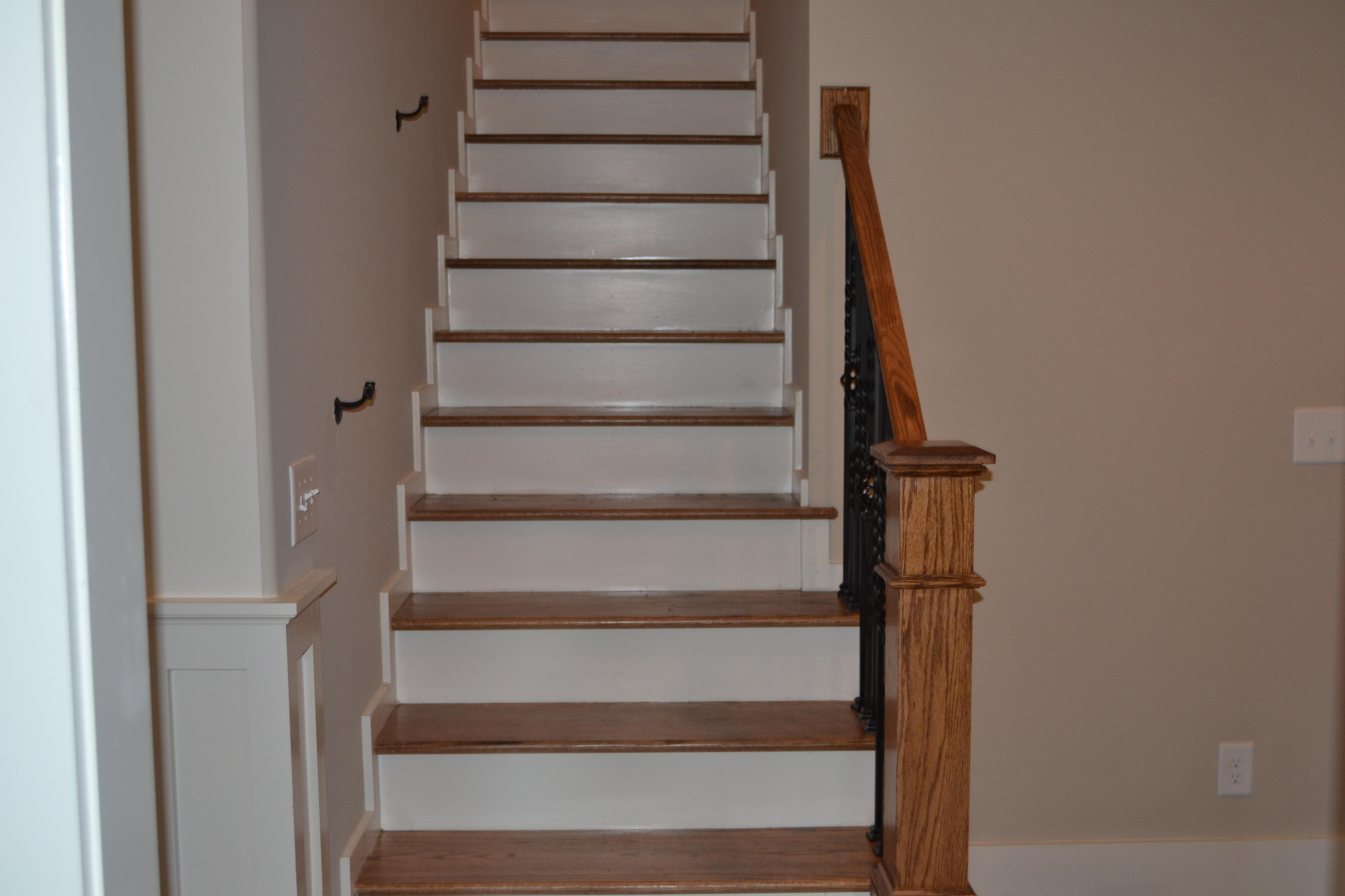 839 Graysville Road Chattanooga, TN 37421 - Photo 27 of 38 Stair Case to Upstairs