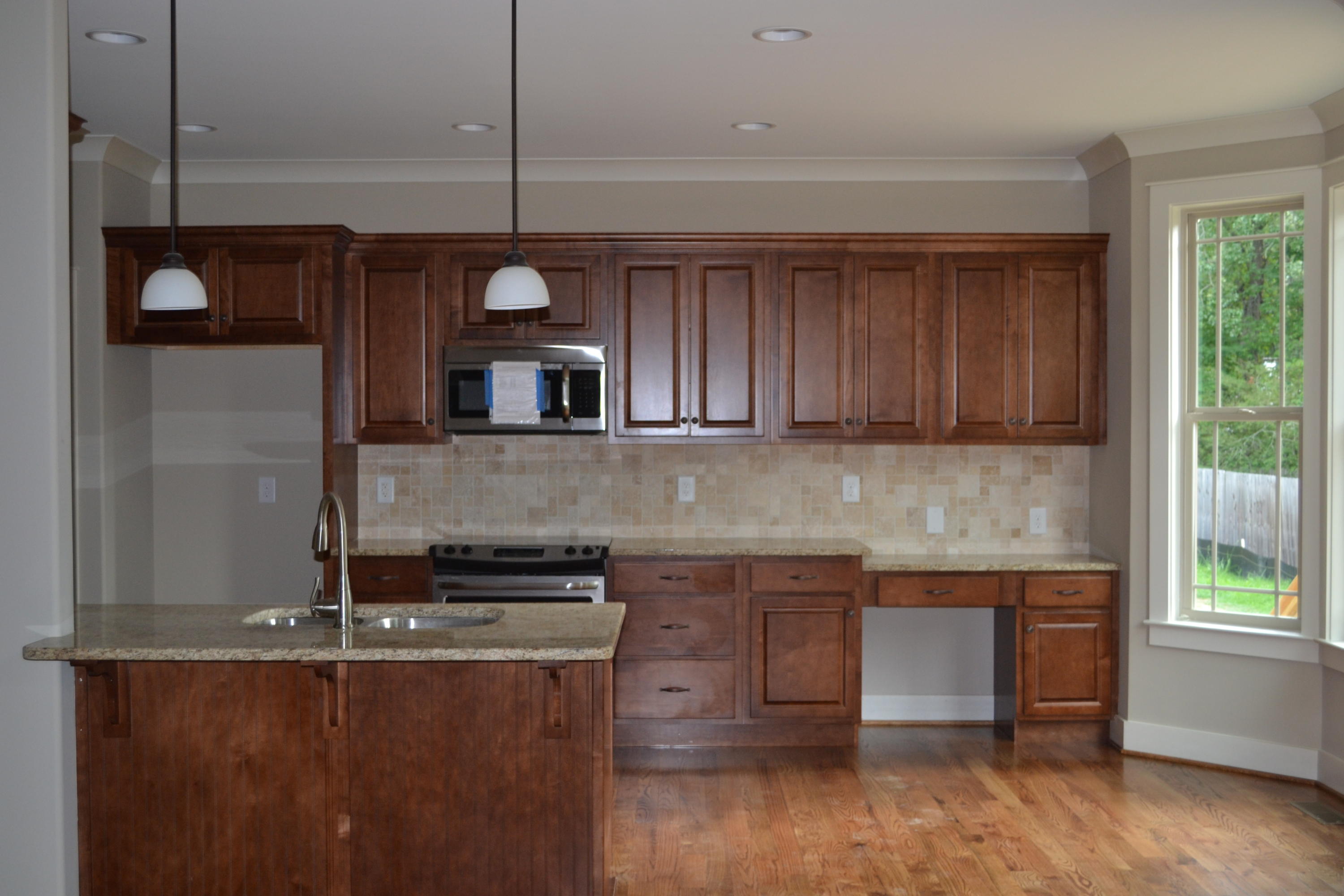 839 Graysville Road Chattanooga, TN 37421 - Photo 7 of 38 Kitchen with Bar
