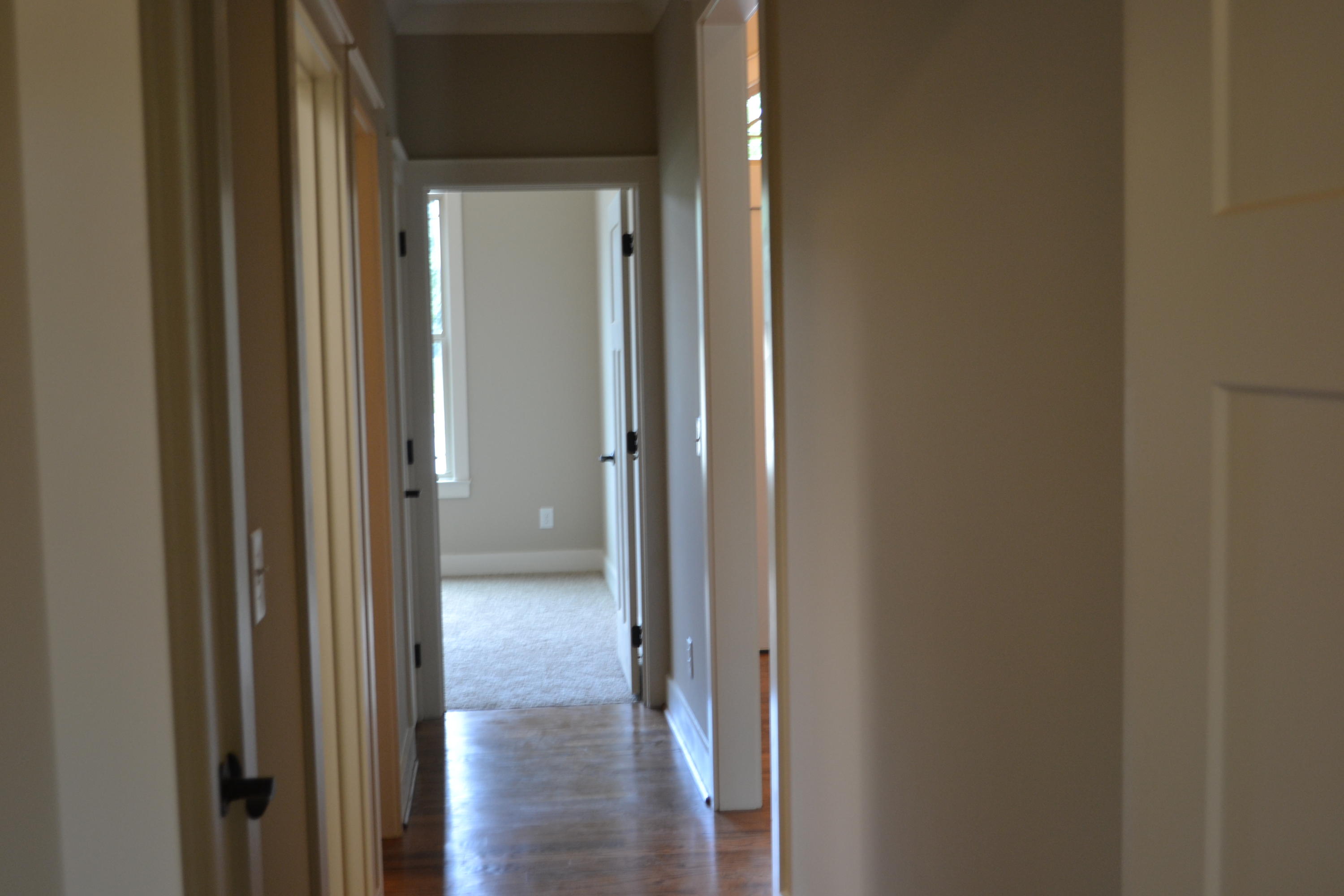 839 Graysville Road Chattanooga, TN 37421 - Photo 10 of 38 Hallway to Bedroom 1