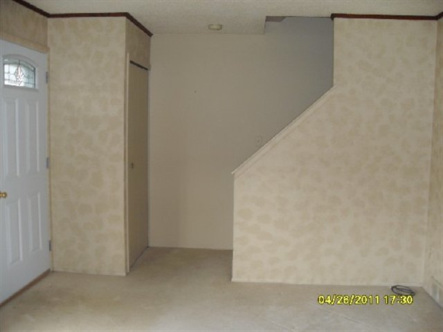 20243 15 Mile Road Clinton Township, MI 48035 - Photo 3 of 14 31055575-2.JPG