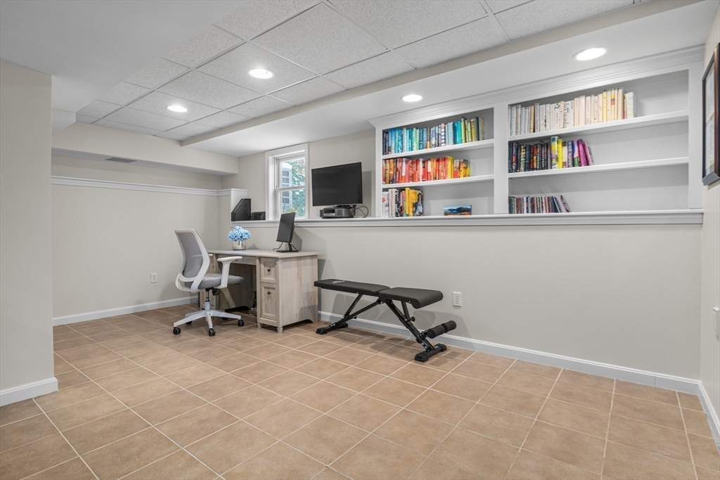 76 Elyse Road Mansfield, MA 02048 - Photo 31 of 41 Gallery Image 31